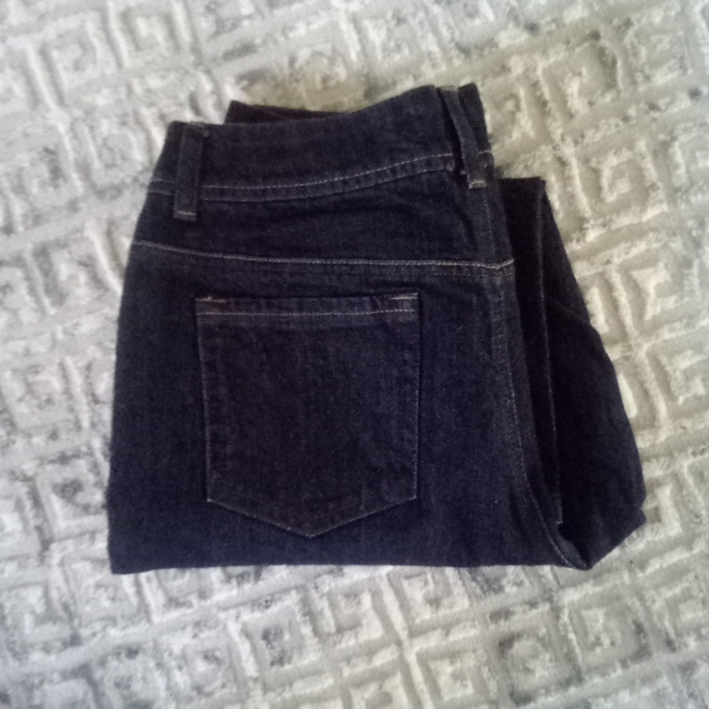 Thick denim capri dark blue designer jeans, never worn.👖